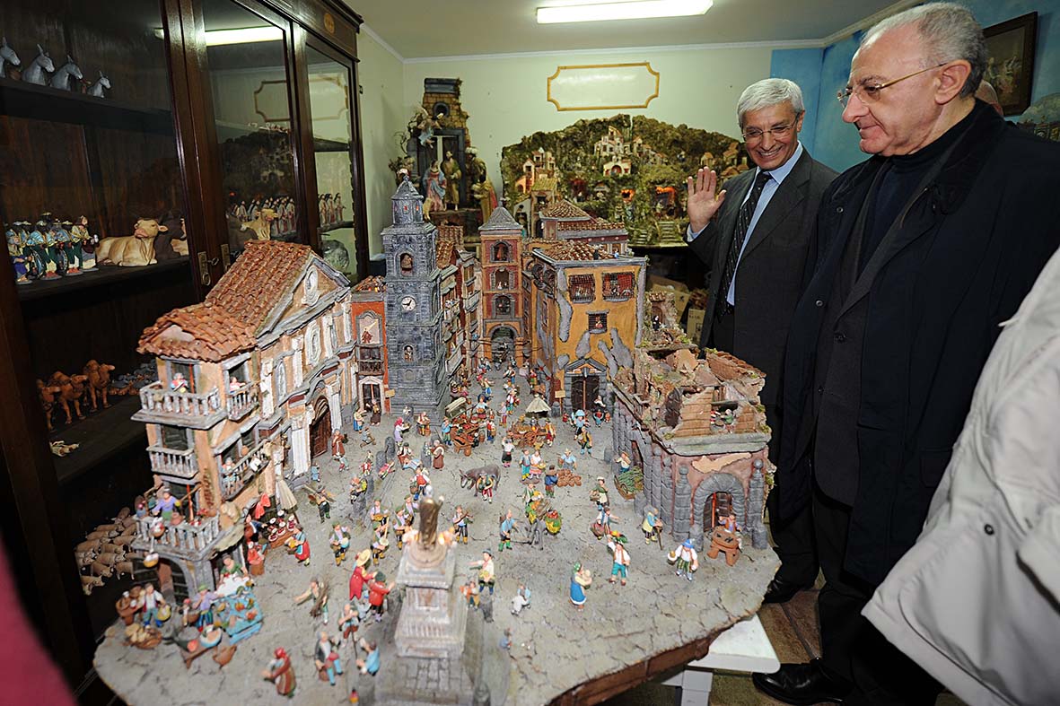   Luci d'Artista a Napoli: visita del Sindaco De Luca a San Gregorio Armeno
