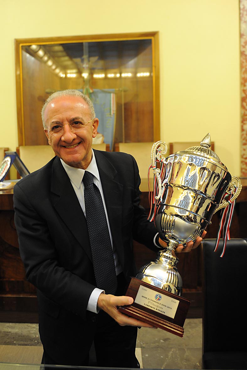   Il Sindaco De Luca riceve le campionesse d'Italia di pallamano della ITC Ceramiche Salerno, Salone del Gonfalone, 31 maggio 2010 
