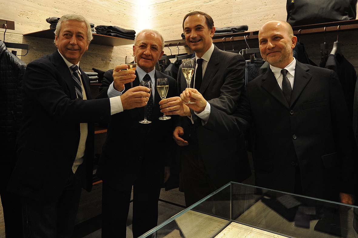   Il Sindaco De Luca inaugura lo store Fendi. Salerno, 8 dicembre 2011
