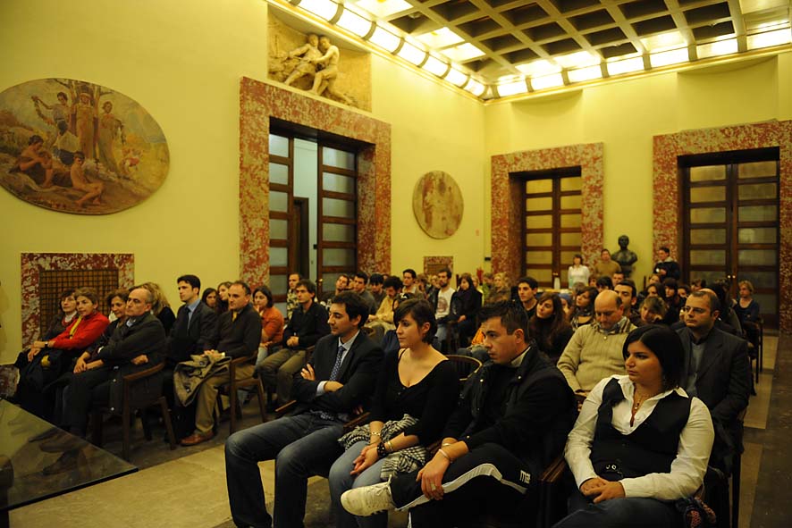   Gli studenti Erasmus dellUniversit di Salerno a Palazzo di Citta'. 19 novembre 2009
