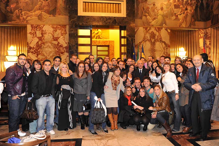   Con il 72% Salerno e' il primo capoluogo dItalia per la raccolta differenziata. Il Sindaco festeggia con la citta' l'importante traguardo raggiunto. Palazzo di Citta' 16 ottobre 2009
