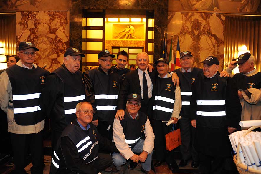   Con il 72% Salerno e' il primo capoluogo dItalia per la raccolta differenziata. Il Sindaco festeggia con la citta' l'importante traguardo raggiunto. Palazzo di Citta' 16 ottobre 2009
