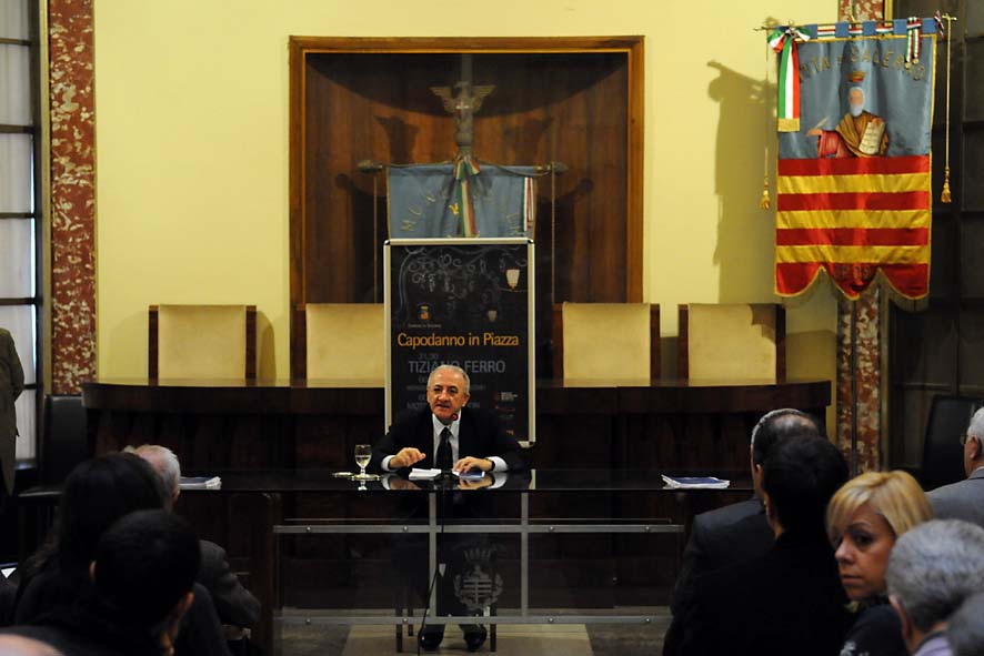   Conferenza stampa di fine anno. Sala del Gonfalone, Palazzo di Citta', 29 dicembre 2009
