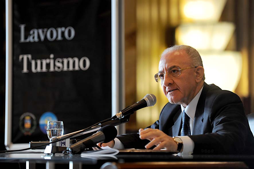   Conferenza stampa di fine anno del Sindaco Vincenzo De Luca
