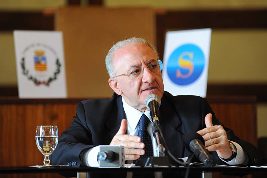   Conferenza stampa di fine anno del Sindaco Vincenzo De Luca
