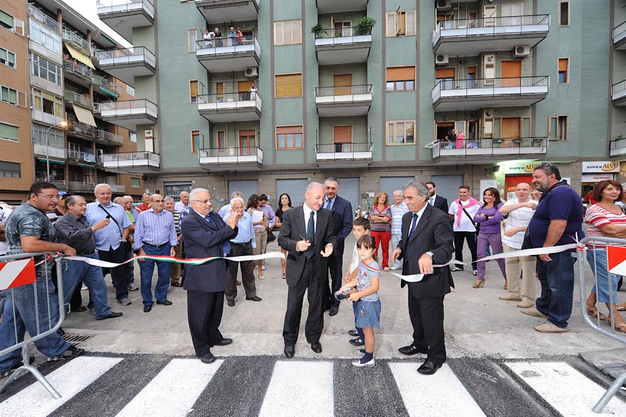   Via Galloppo: il Sindaco De Luca inaugura il nuovo arredo urbano, i parcheggi e la pubblica illuminazione. 19 settembre 2009
