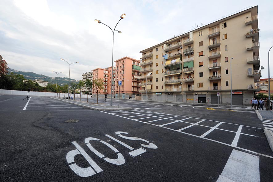   Via Galloppo: il Sindaco De Luca inaugura il nuovo arredo urbano, i parcheggi e la pubblica illuminazione. 19 settembre 2009
