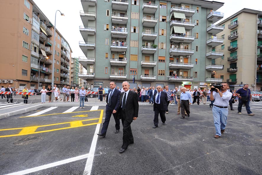   Via Galloppo: il Sindaco De Luca inaugura il nuovo arredo urbano, i parcheggi e la pubblica illuminazione. 19 settembre 2009
