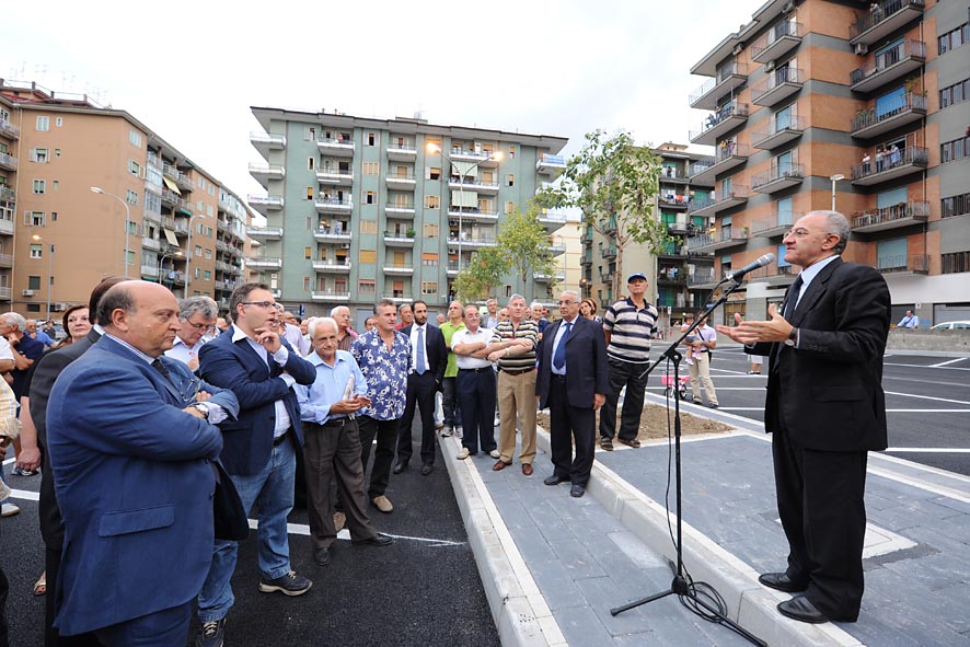   Via Galloppo: il Sindaco De Luca inaugura il nuovo arredo urbano, i parcheggi e la pubblica illuminazione. 19 settembre 2009
