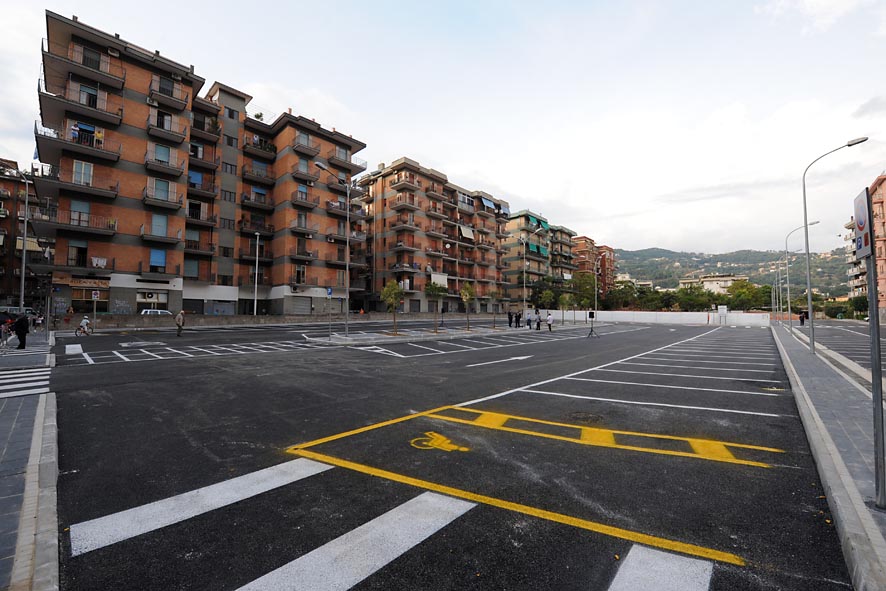   Via Galloppo: il Sindaco De Luca inaugura il nuovo arredo urbano, i parcheggi e la pubblica illuminazione. 19 settembre 2009
