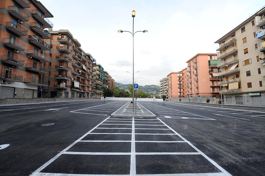   Via Galloppo: il Sindaco De Luca inaugura il nuovo arredo urbano, i parcheggi e la pubblica illuminazione. 19 settembre 2009
