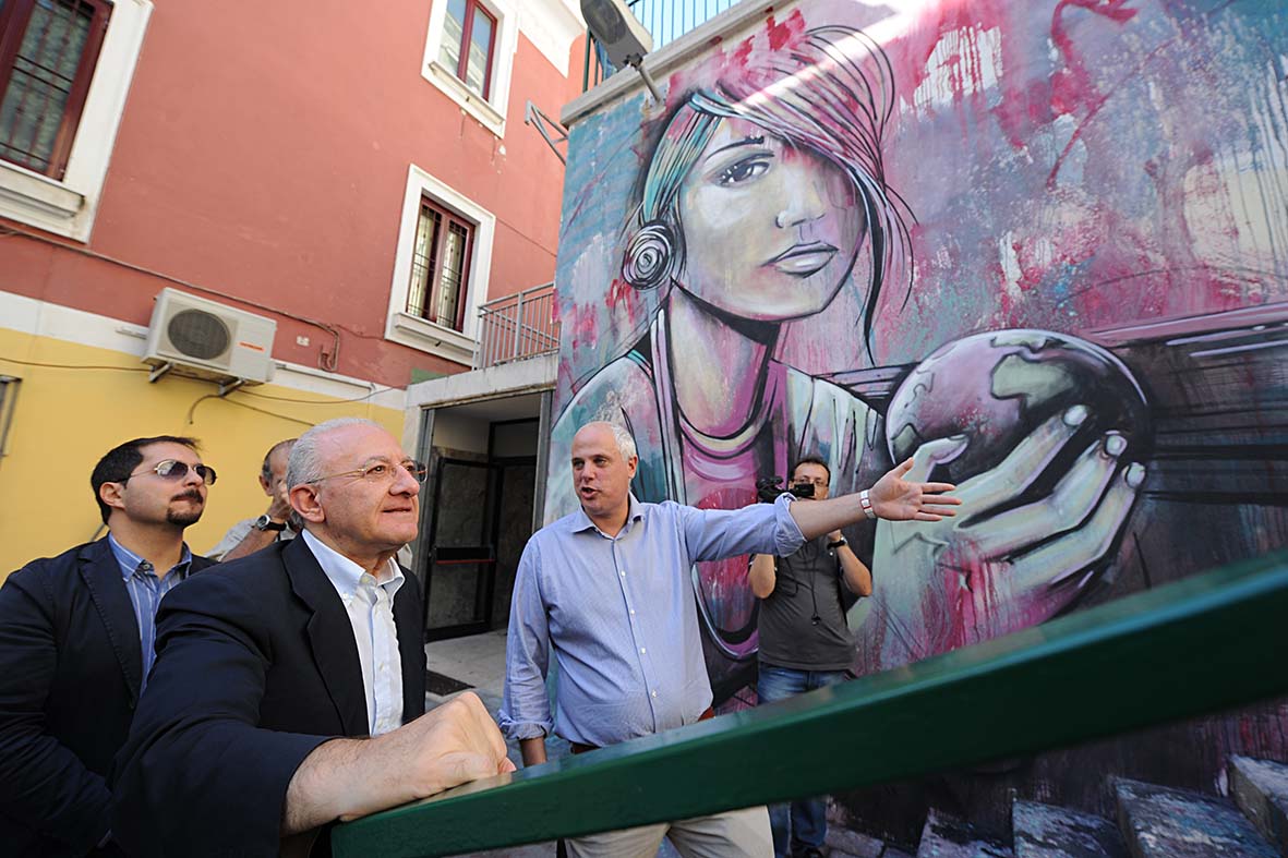   Un murales lungo la scalinata dei Mutilati
