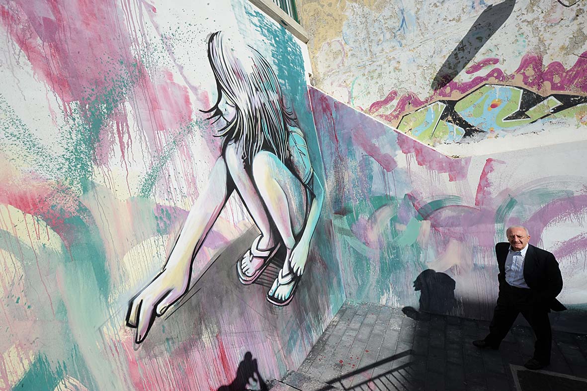   Un murales lungo la scalinata dei Mutilati
