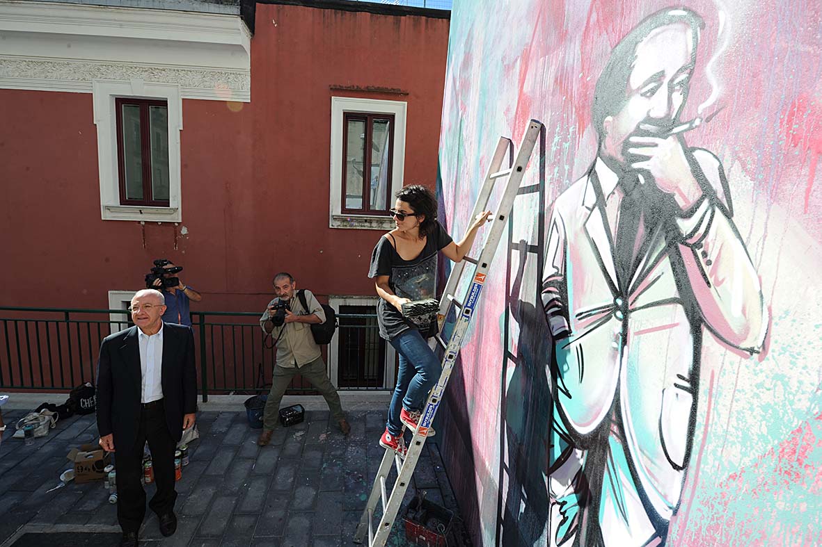   Un murales lungo la scalinata dei Mutilati
