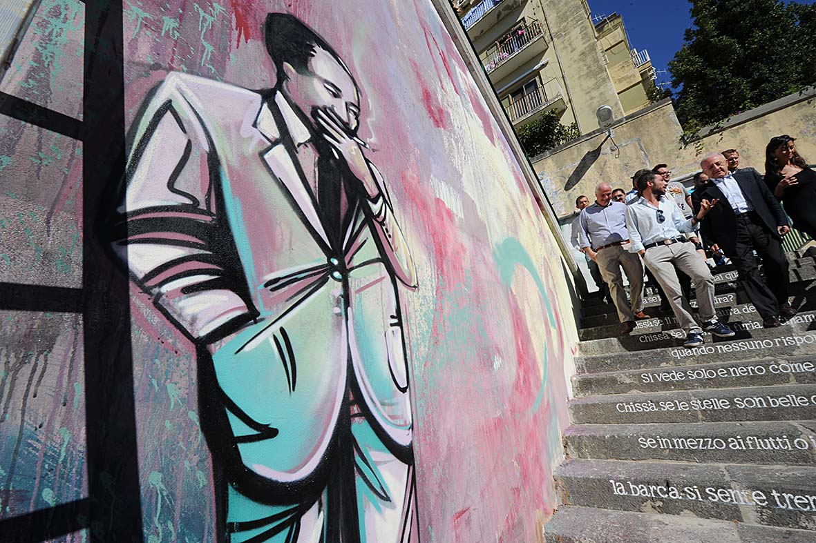   Un murales lungo la scalinata dei Mutilati
