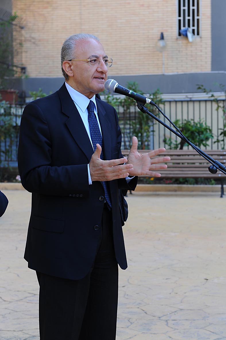   Il Sindaco De Luca inaugura i Giardini in Via dei Mille. Salerno, 29 aprile 2010
