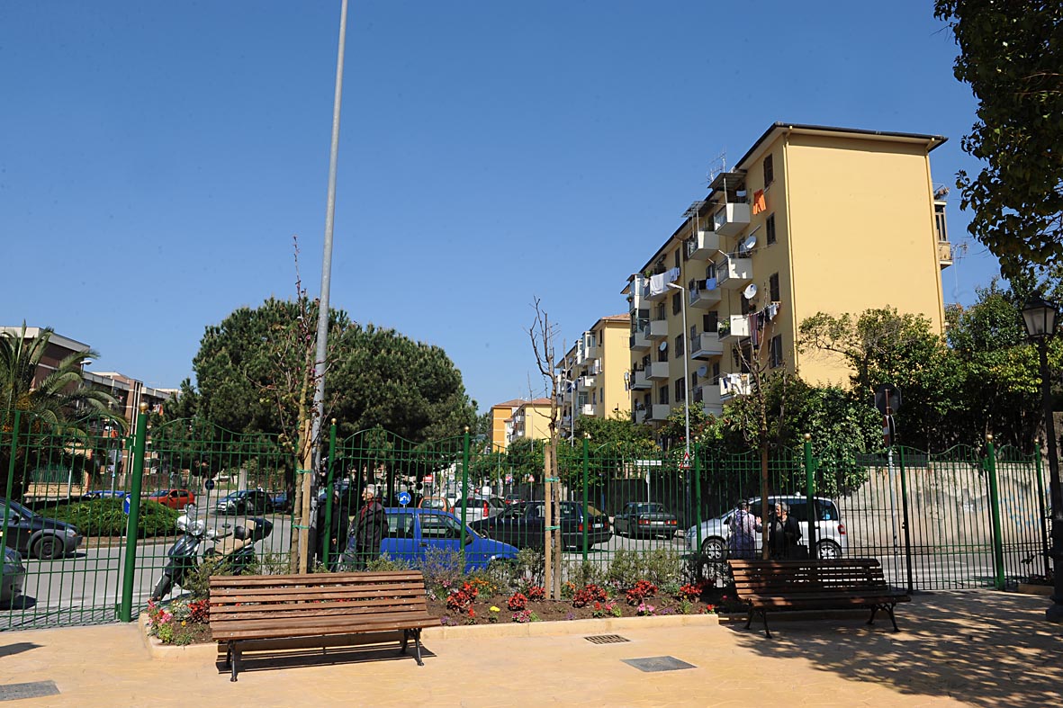   Il Sindaco De Luca inaugura i Giardini in Via dei Mille. Salerno, 29 aprile 2010
