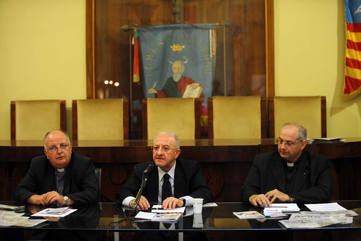   Il Sindaco e V Ministro V. De Luca alla presentazione della Giornata Mondiale dei Giovani 2013
