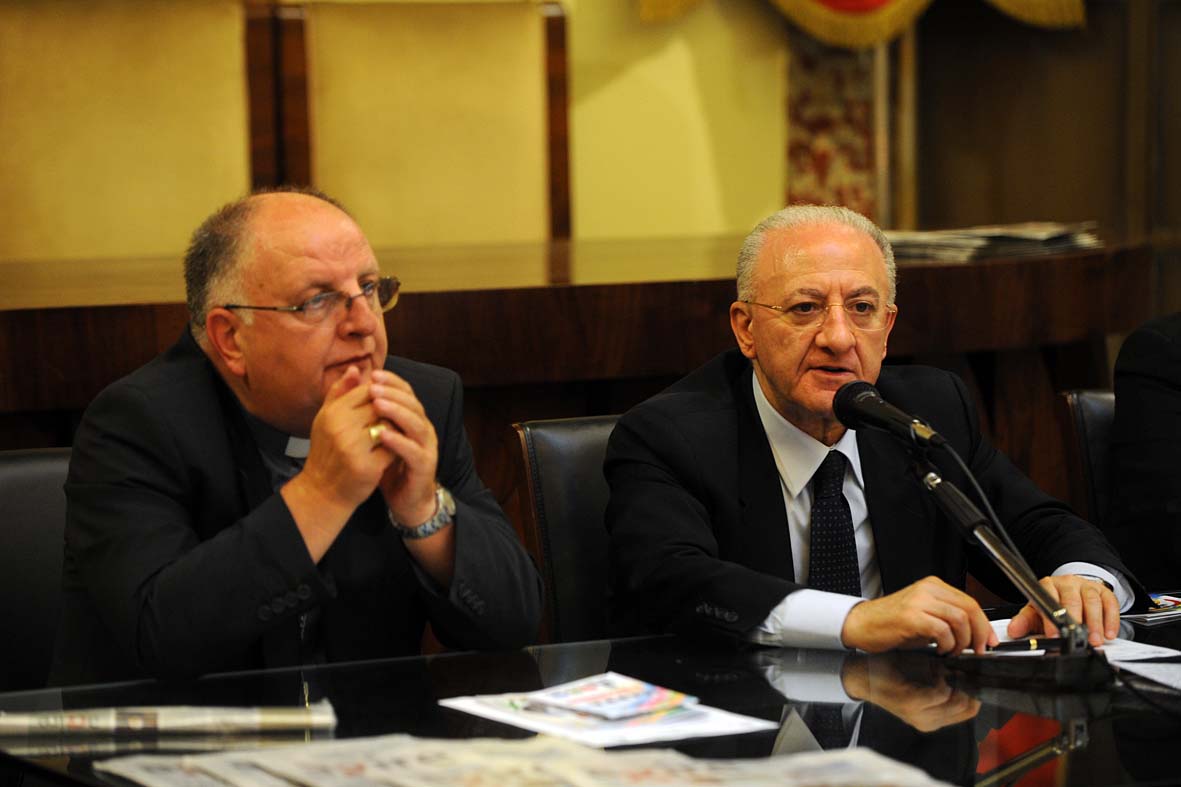   Il Sindaco e V Ministro V. De Luca alla presentazione della Giornata Mondiale dei Giovani 2013
