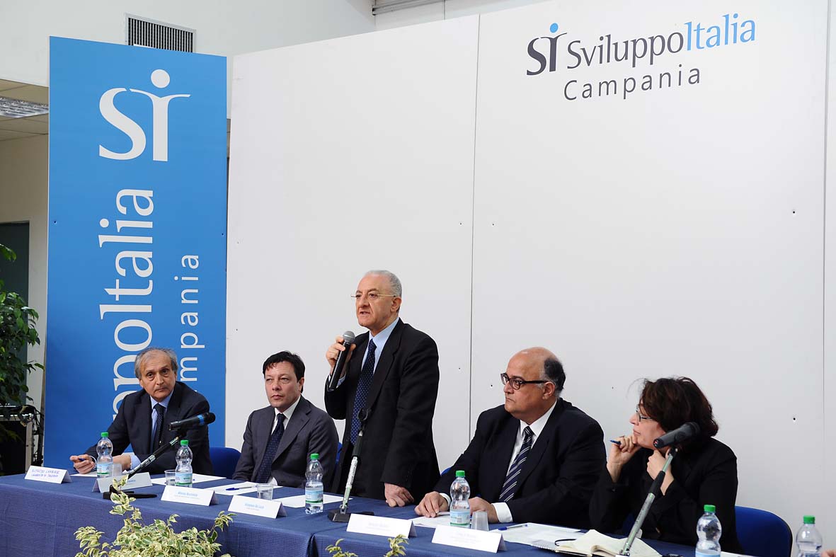   Incubatore dimpresa a Salerno. L'inaugurazione con il Sindaco 7 aprile 2011
