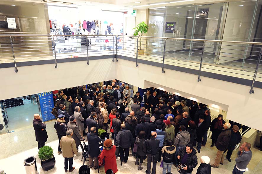   Il Sindaco De Luca inaugura l'Info Point Turistico "Galleria Capitol". Salerno, 4 febbraio 2011
