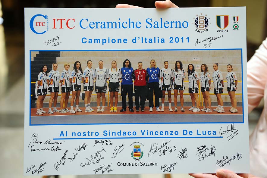   Il Sindaco De Luca riceve al Comune le campionesse d'Italia dell'ITC Salerno. Salerno, 19 maggio 2011
