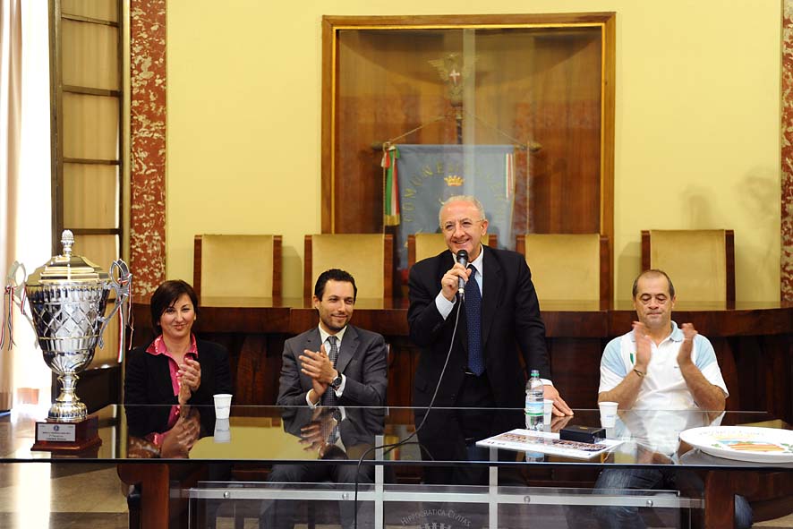   Il Sindaco De Luca riceve al Comune le campionesse d'Italia dell'ITC Salerno. Salerno, 19 maggio 2011
