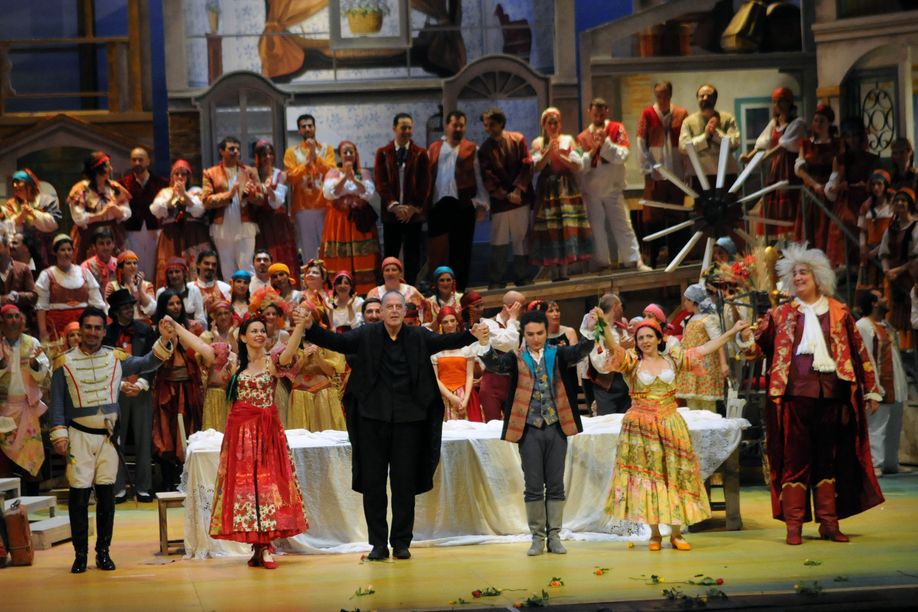   L' Elisir d' Amore, regia di Michele Mirabella. Salerno, Teatro Giuseppe Verdi, 8 giugno 2010

