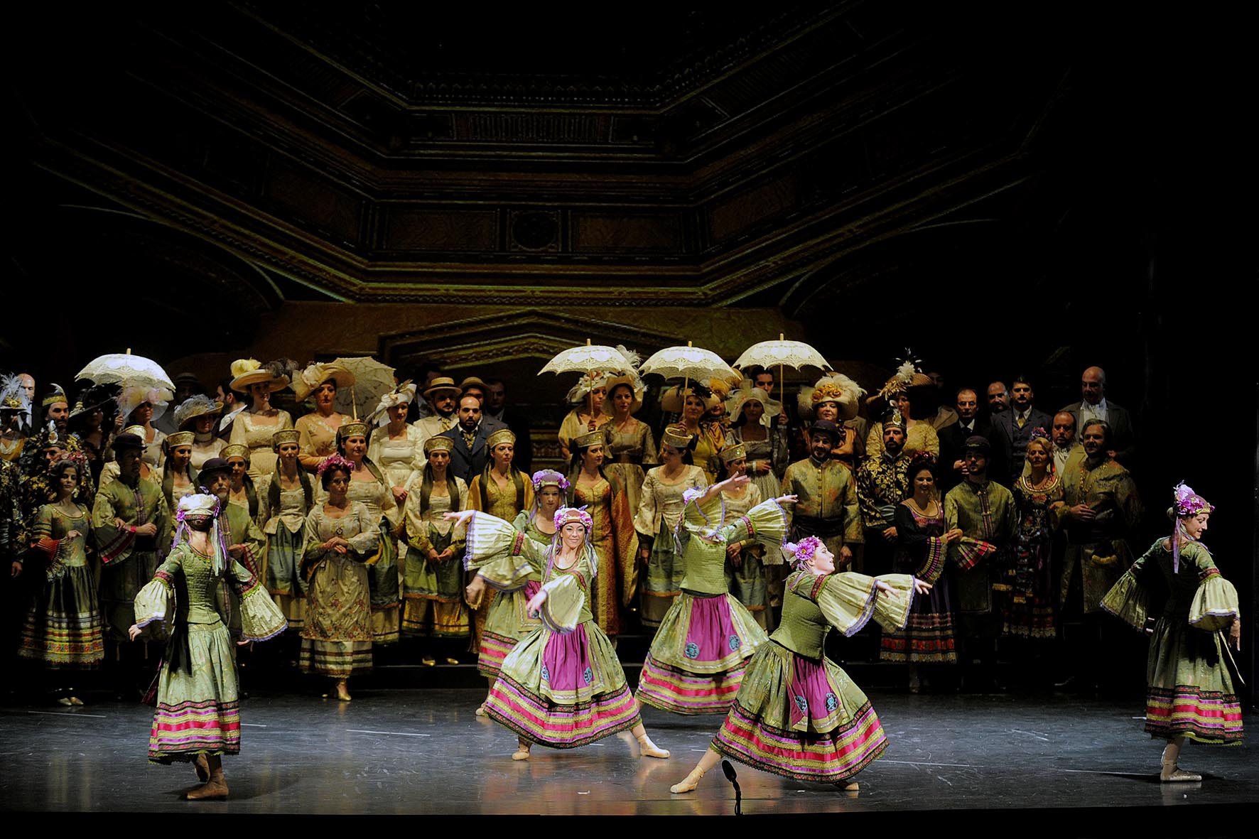   Al Teatro Verdi "La vedova allegra" con la regia di Vittorio Sgarbi
