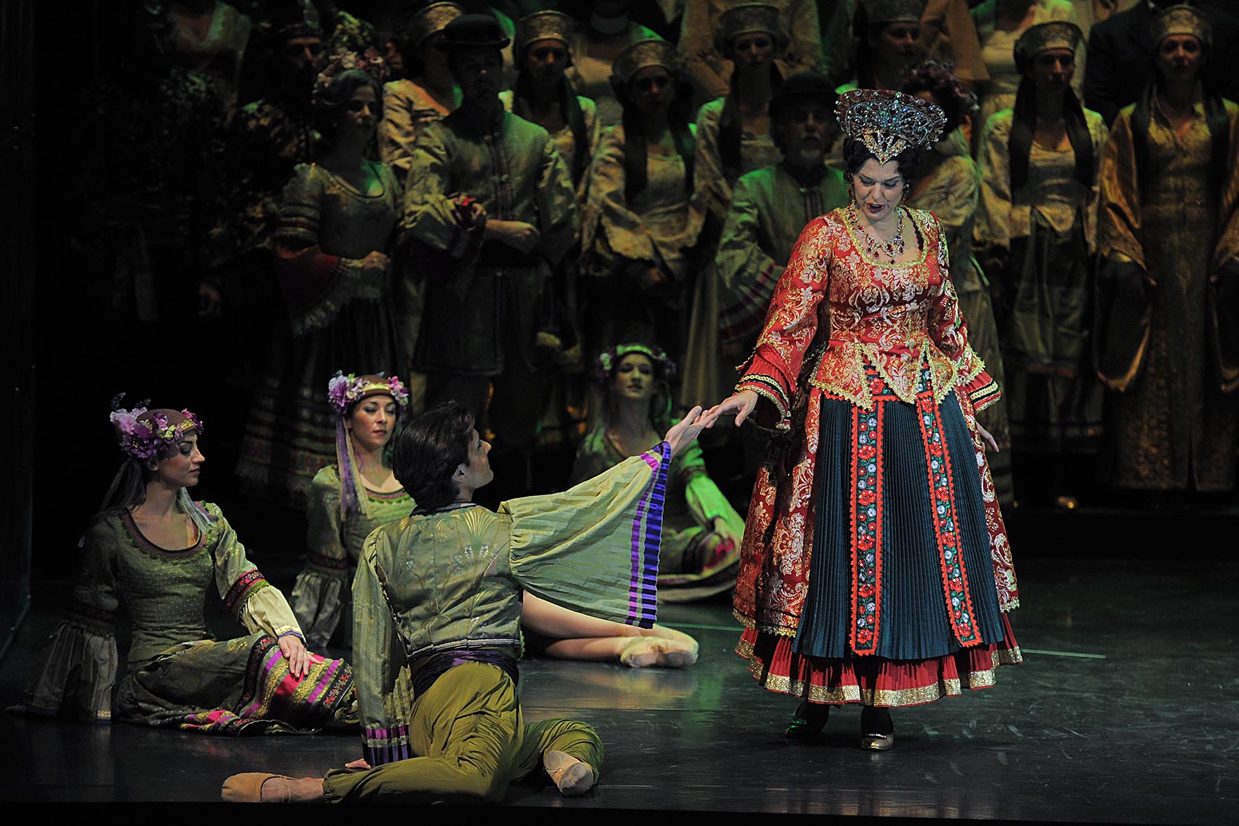   Al Teatro Verdi "La vedova allegra" con la regia di Vittorio Sgarbi
