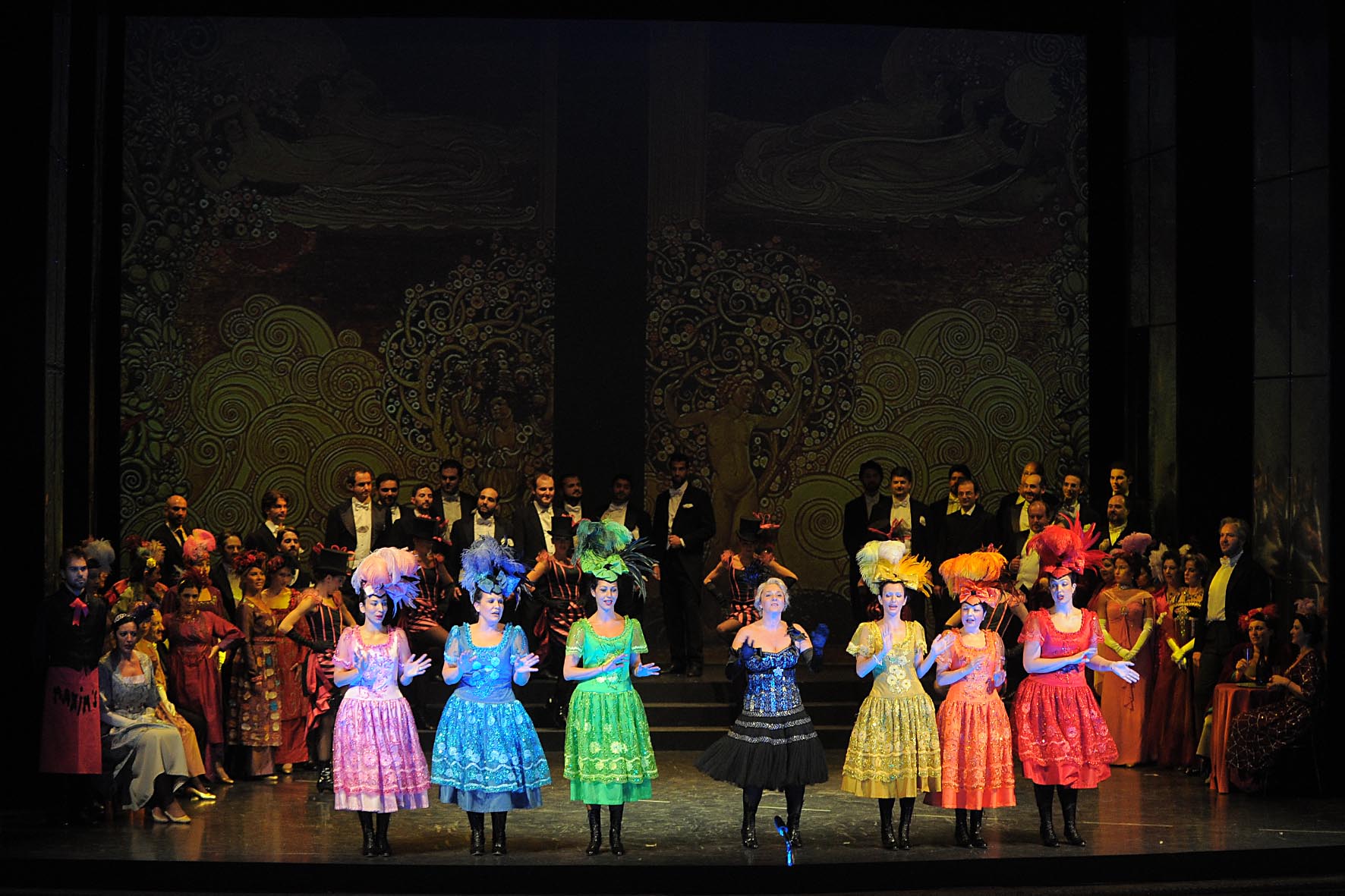   Al Teatro Verdi "La vedova allegra" con la regia di Vittorio Sgarbi
