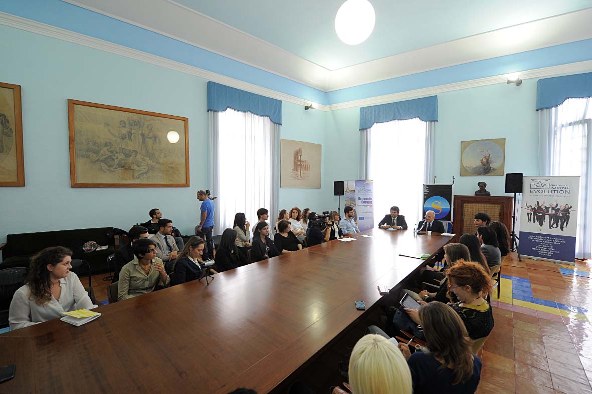   Lezione del Sindaco V. De Luca ai giovani del progetto Internazionalizzazione Imp-Exp del Gruppo Iovine
