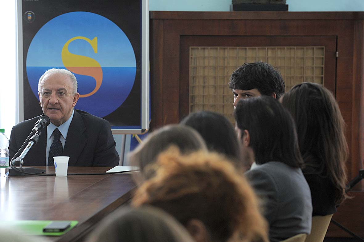   Lezione del Sindaco V. De Luca ai giovani del progetto Internazionalizzazione Imp-Exp del Gruppo Iovine

