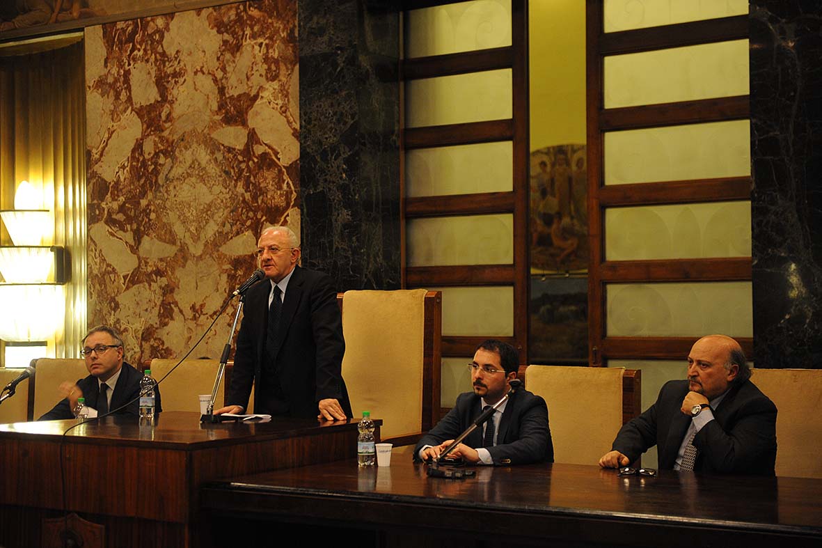   Il Sindaco De Luca ringrazia i collaboratori di Luci d'Artista
