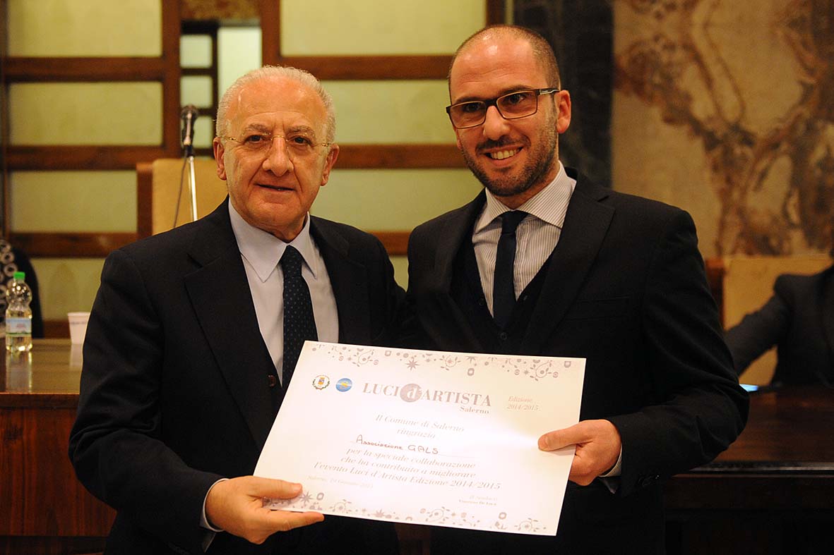   Il Sindaco De Luca ringrazia i collaboratori di Luci d'Artista
