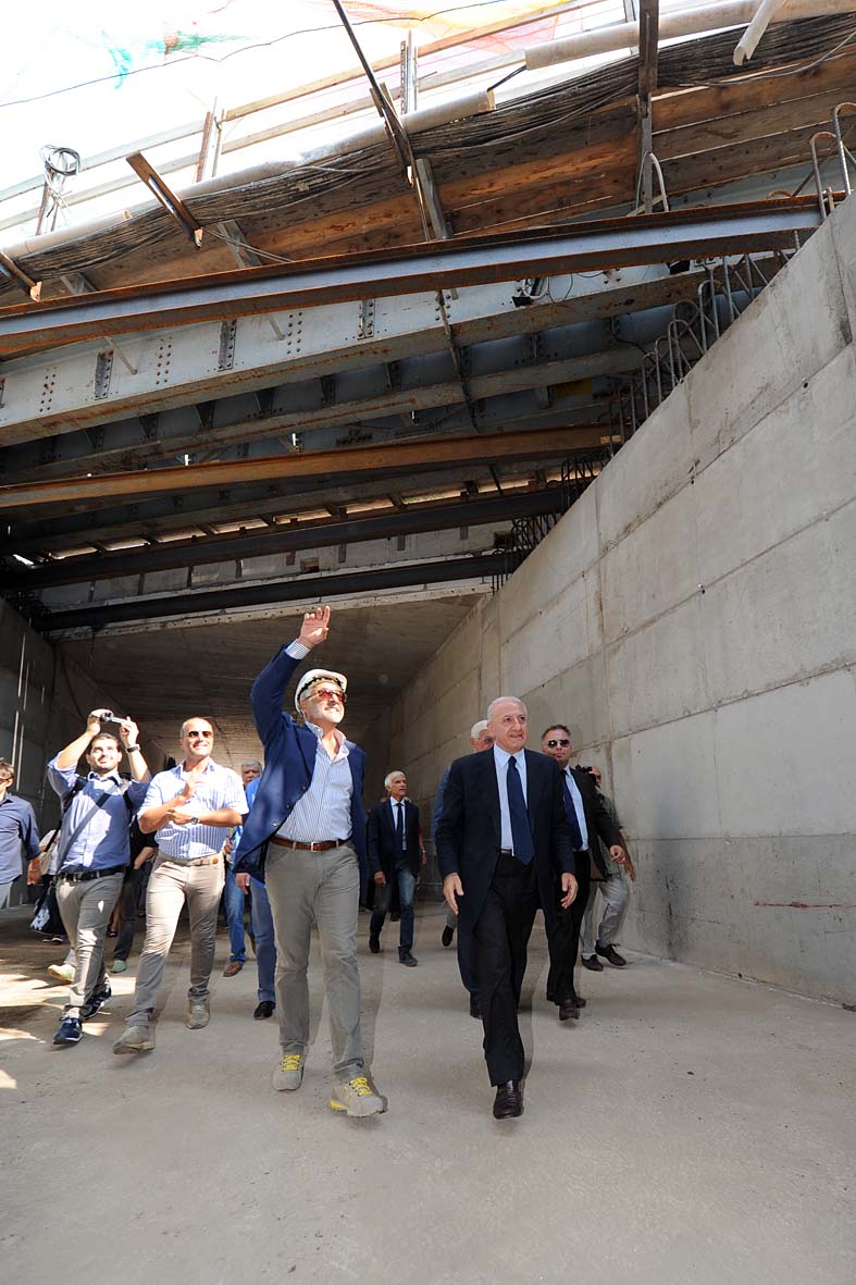   Completato lo sfondamento della massicciata ferroviaria della Lungoirno
