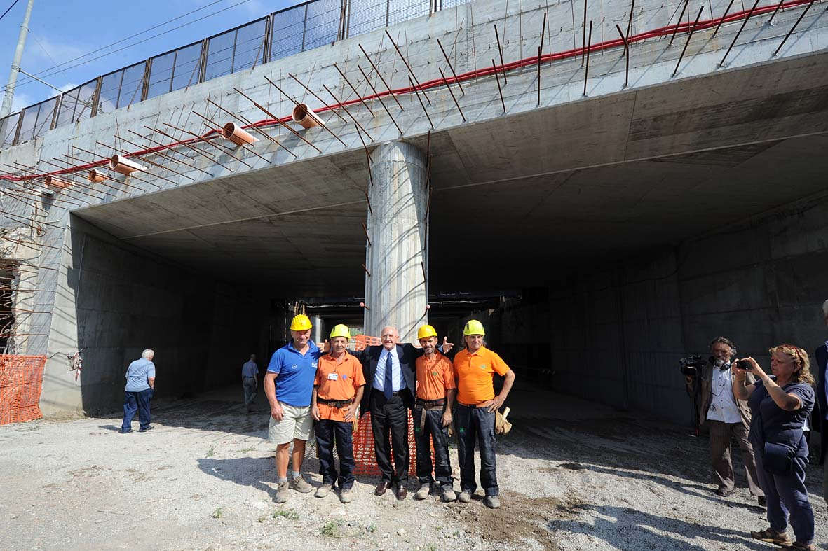   Completato lo sfondamento della massicciata ferroviaria della Lungoirno
