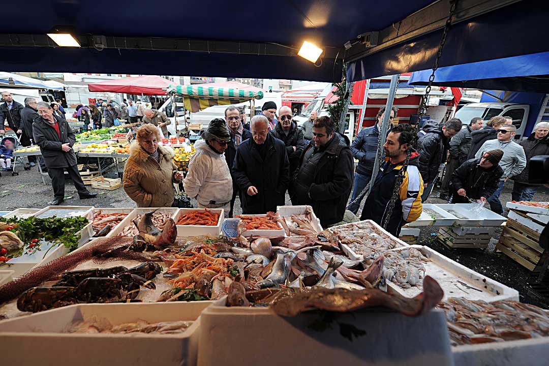   Visita ai mercatini rionali
