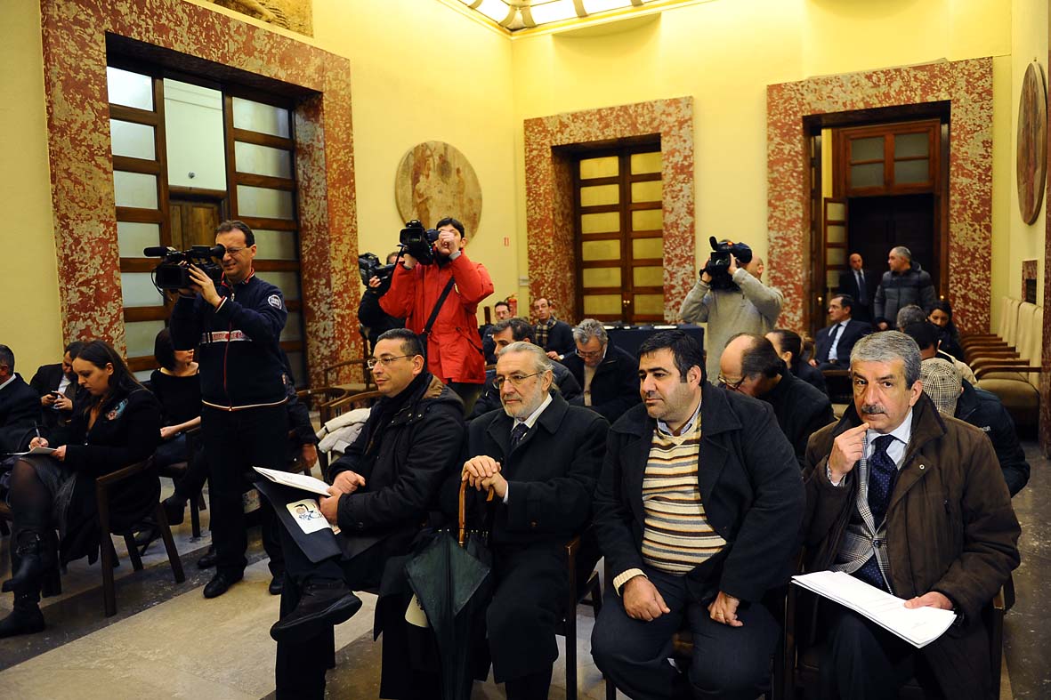   "I Mercati del Crocifisso". La presentazione a Palazzo di Citta'. Salerno, 3 marzo 2011
