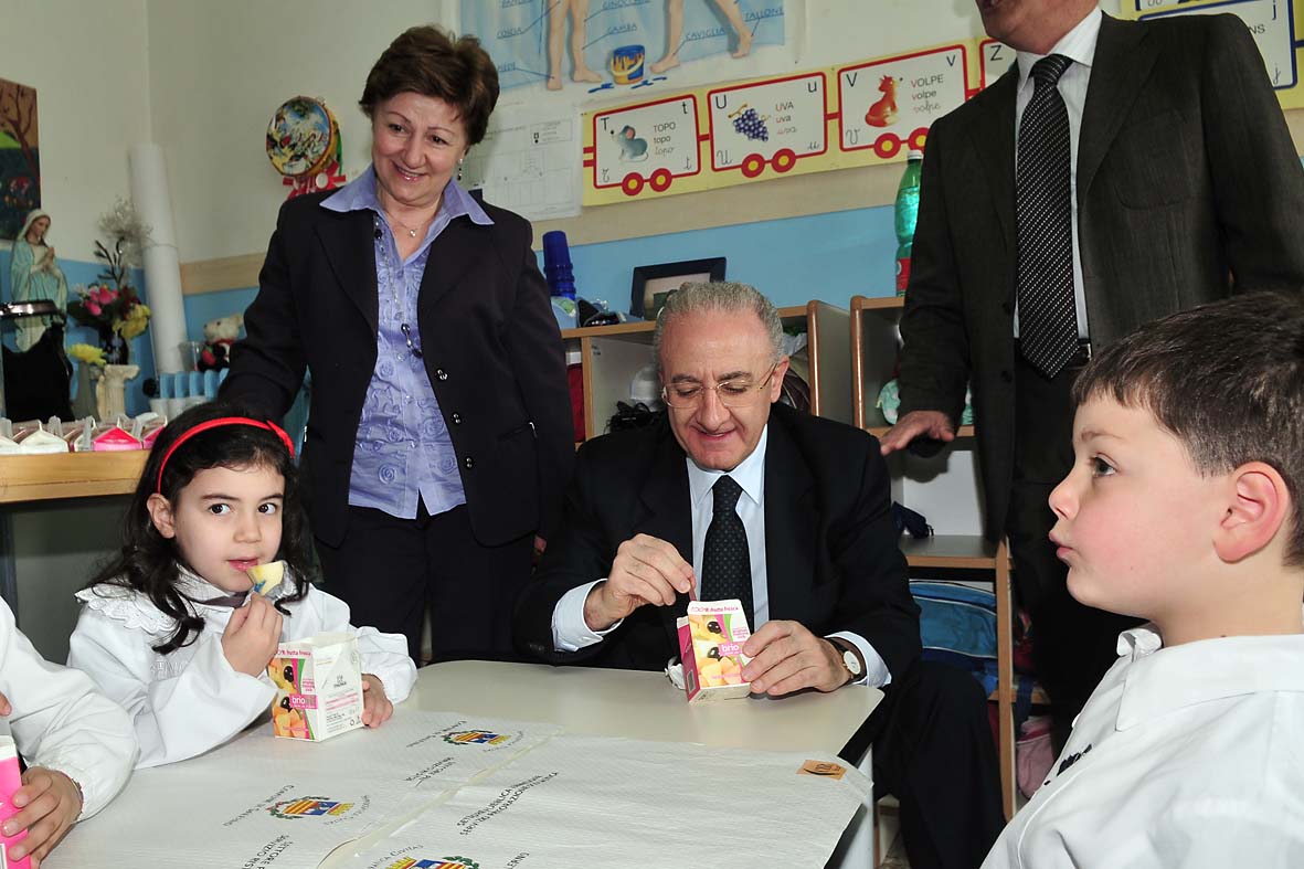   Il Sindaco incontra gli alunni della scuola materna di via Savio in occasione della presentazione del nuovo programma di educazione alimentare
