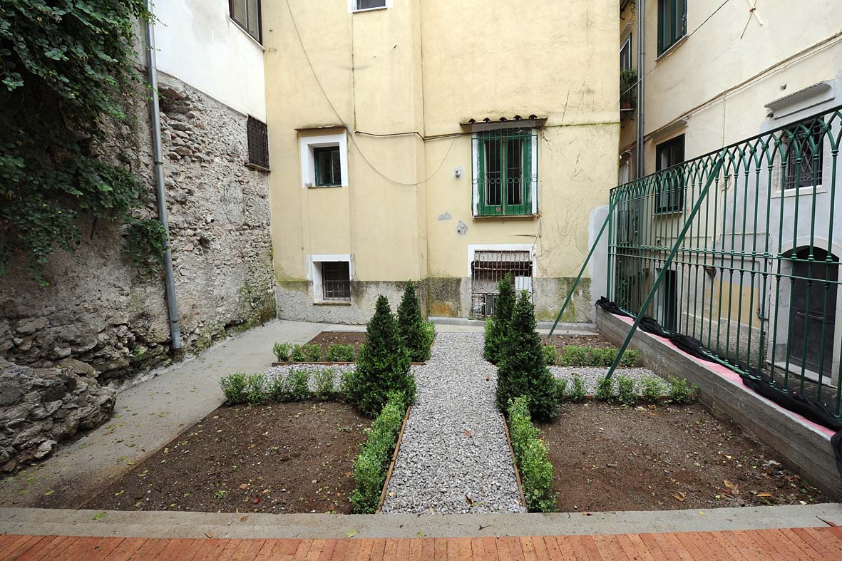   Sacrestia della Chiesa dell'Annunziata e Serra nel Giardino della Minerva
