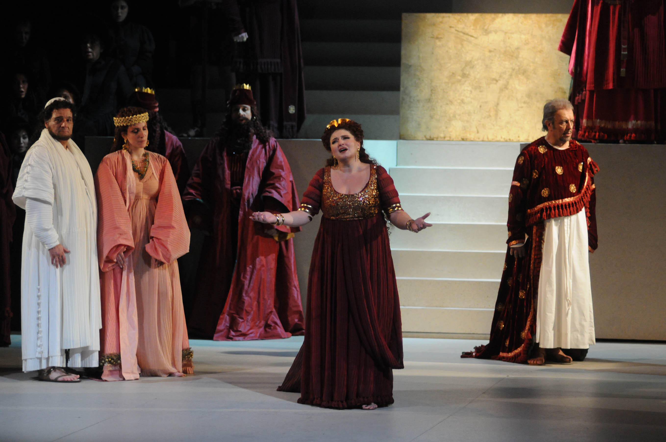   Nabucco per la regia di Gigi Proietti. Teatro municipale Giuseppe Verdi,  8 dicembre 2009
