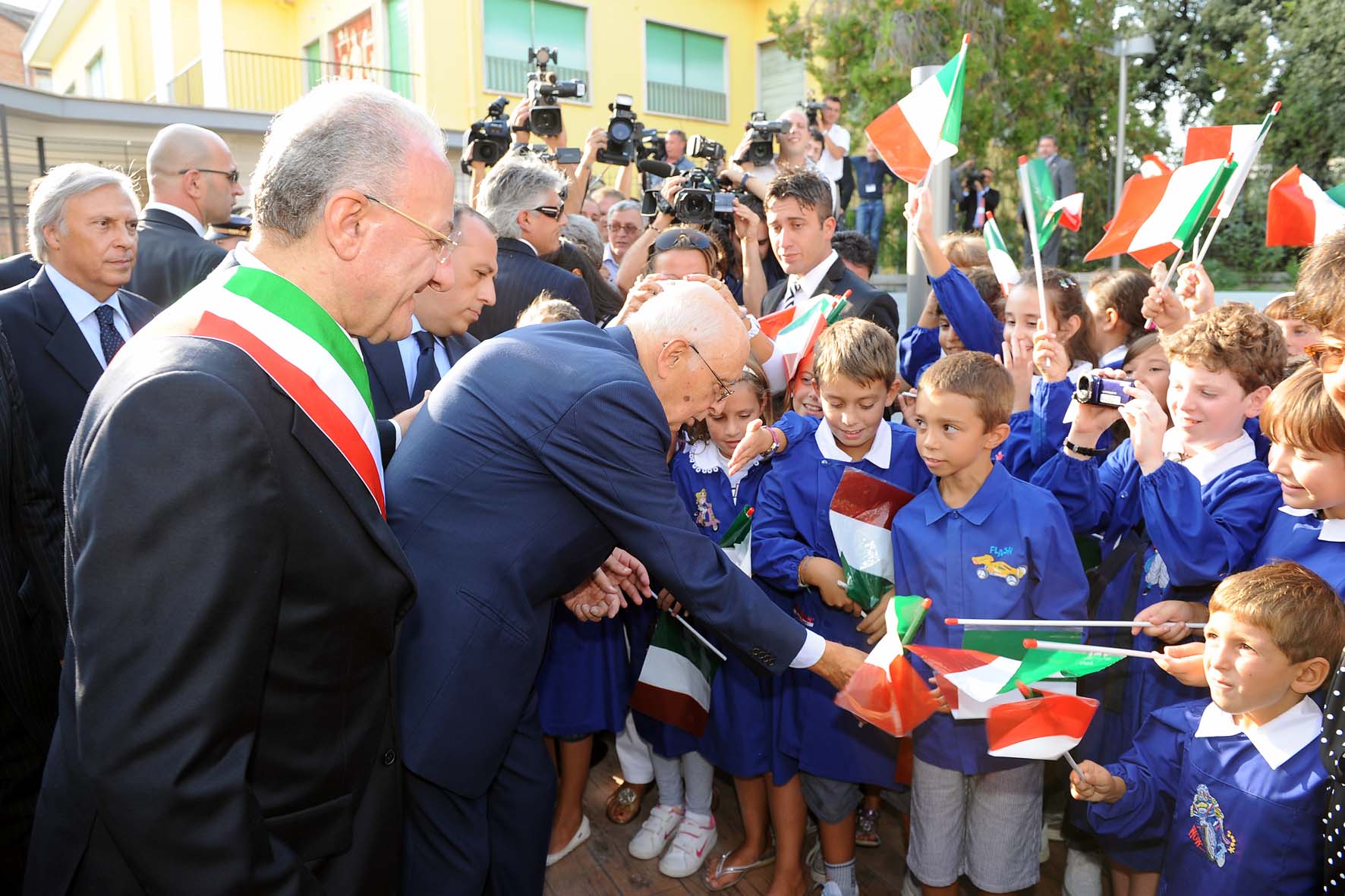   SALERNO saluta il Presidente della Repubblica GIORGIO NAPOLITANO. Inaugurazione dell'Asilo Nido Pio XII, martedi' 14 settembre 2010
