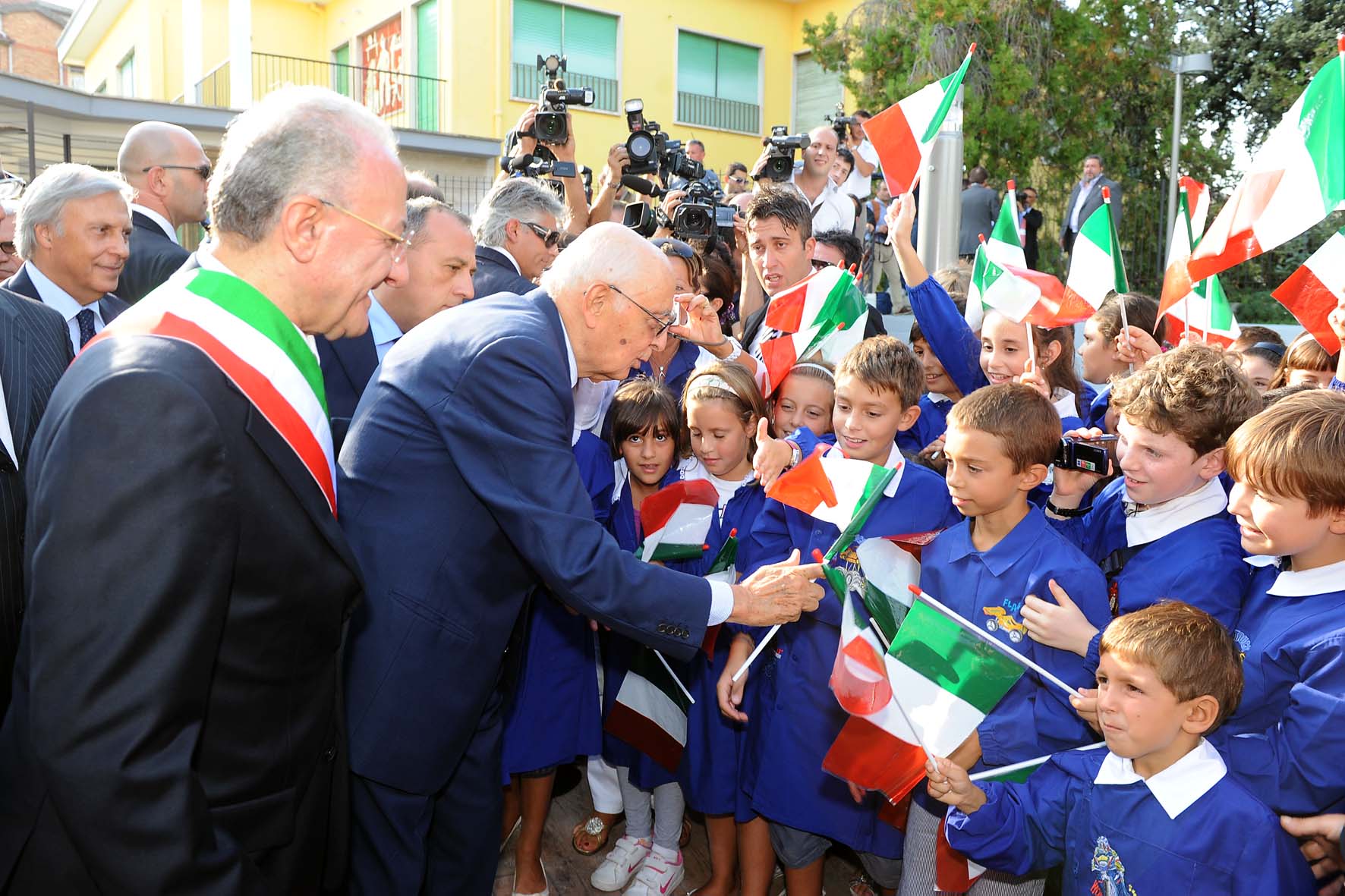   SALERNO saluta il Presidente della Repubblica GIORGIO NAPOLITANO. Inaugurazione dell'Asilo Nido Pio XII, martedi' 14 settembre 2010
