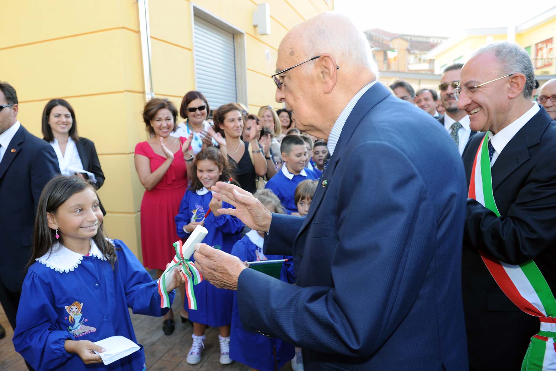   SALERNO saluta il Presidente della Repubblica GIORGIO NAPOLITANO. Inaugurazione dell'Asilo Nido Pio XII, martedi' 14 settembre 2010
