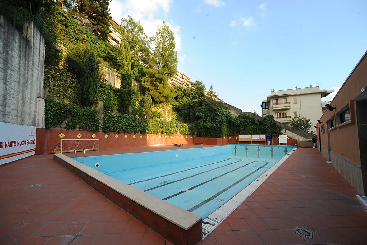   Al via i lavori di copertura della Piscina Nicodemi. Salerno, 16 settembre 2010
