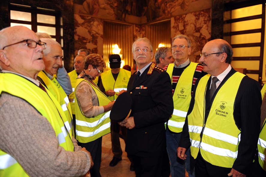   "Nonni in Divisa" per una citta' piu' sicura e a misura di bambino. Cerimonia di investitura, Palazzo di Citta', 22 ottobre 2009
