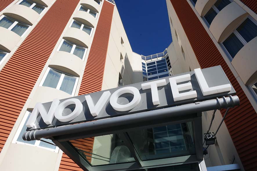   Inaugurazione del Novotel Salerno Est Arechi con il Sindaco Vincenzo De Luca. 25 gennaio 2011
