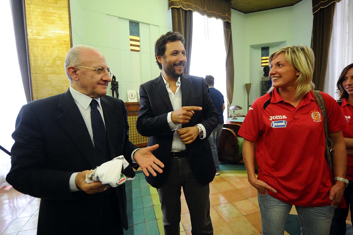   Il Sindaco De Luca riceve le atlete della pallamano
