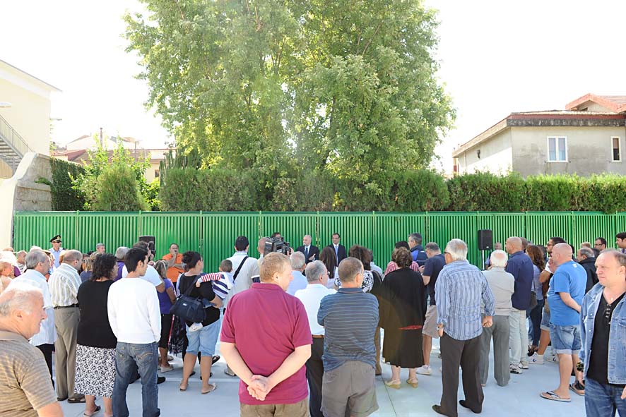   Con il Sindaco De Luca inaugurazione del parcheggio in Via degli Etruschi. Salerno, 20 settembre 2011.

